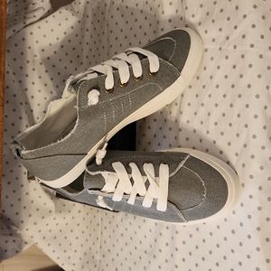 NEW! Maurices size 10 slip on shoes